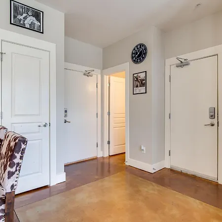 The Celebrity - Minutes To Broadway With A Balcony Apartment Nashville Exterior photo